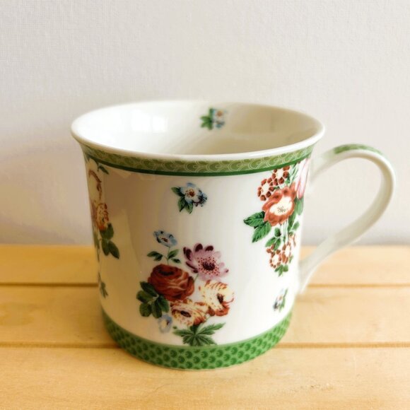 Victoria & Albert Summer Rose Mug Set - Picture 5 of 11